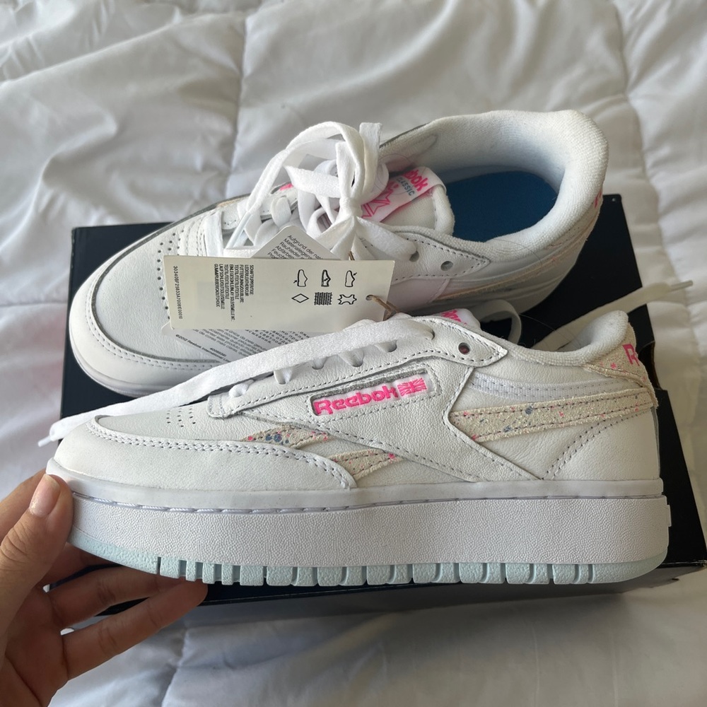 Reebok club C Double Sneaker in white / blue / pink — brand new, 5